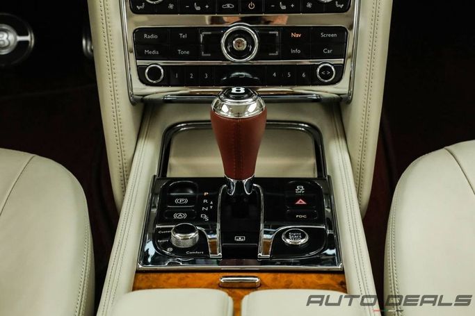 Подержанный Bentley Mulsanne II, 6.8 л, 2011 в Дубае от AUTO DEALS Белый цвет. GCC | AUTO.AE