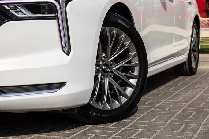 Подержанный Bestune B70 I, 1.5 л, 2023 в Дубае от Linda Cars Белый цвет. GCC | AUTO.AE