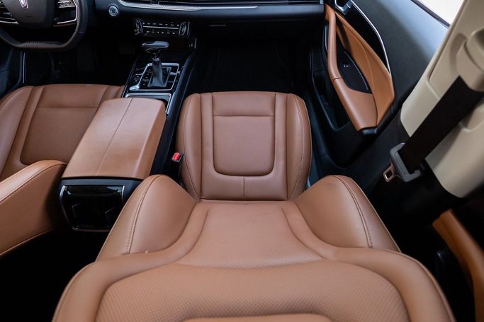 Подержанный Bestune B70 I, 1.5 л, 2023 в Дубае от Linda Cars Белый цвет. GCC | AUTO.AE