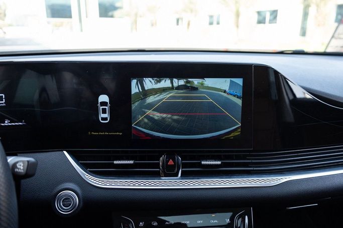 Подержанный Bestune B70 I, 1.5 л, 2023 в Дубае от Linda Cars Белый цвет. GCC | AUTO.AE