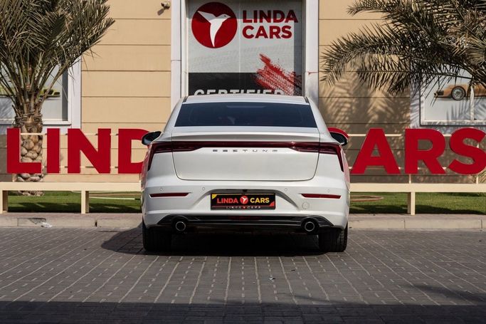Подержанный Bestune B70 I, 1.5 л, 2023 в Дубае от Linda Cars Белый цвет. GCC | AUTO.AE