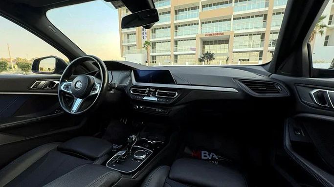Подержанный BMW 1 Series 118i III (F52) Рестайлинг, 1.5 л, 2020 в Дубае от MBA Motors Серый цвет. Европейская | AUTO.AE