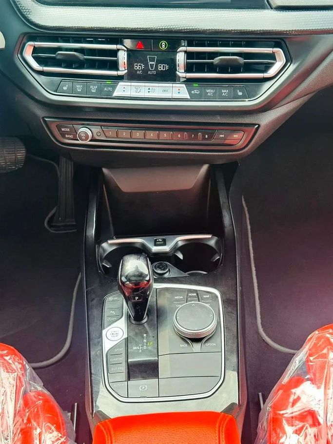 Подержанный BMW 2 Series 228i xDrive F44, 2.0 л, 2022 в Дубае от Andaleeb Cars Серый цвет. Американская | AUTO.AE