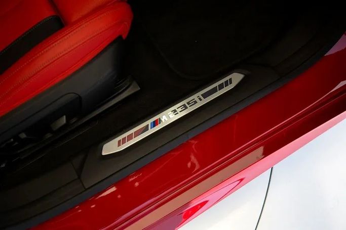 Подержанный BMW 2 Series M235i xDrive F44, 2.0 л, 2023 в Дубае от Exotic Cars Красный цвет. GCC | AUTO.AE