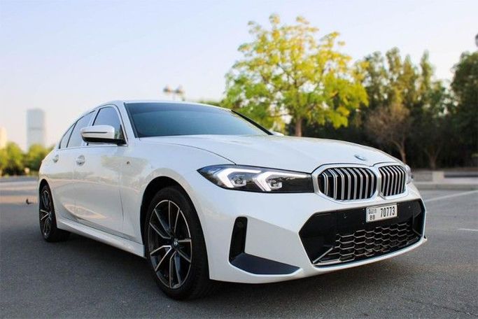 BMW 3 Series M340i xDrive VII (G2x) Рестайлинг 2, 2025 седан бизнес класса в Дубае от King Way Car Rental белый цвет | AUTO.AE
