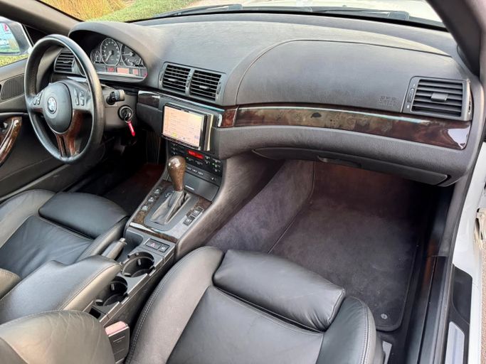 Подержанный BMW 3 Series 330i IV (E46) Рестайлинг, 3.0 л, 2006 в Дубае от Saeed Auto Белый цвет. Японская | AUTO.AE