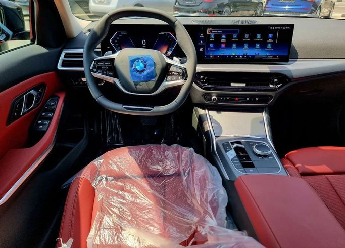 New BMW 3 Series 318i VII (G2x) Facelift 2, 2.0 l, 2025 in Dubai by Auto Gallery DXB, Black color. GCC Specs | AUTO.AE