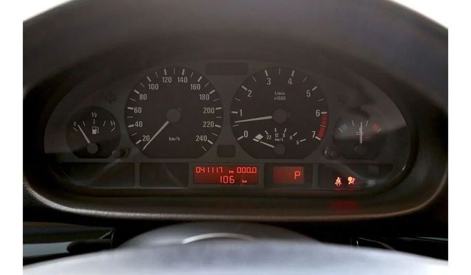 Used BMW 3 Series 320i IV (E46), 2.0 l, 2003 in Dubai by Prestige motors, Green color. Japanese Specs | AUTO.AE