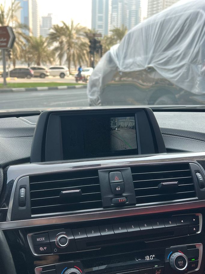Used BMW 3 Series 320i xDrive VI (F3x) Facelift, 2.0 l, 2018 in Dubai, Grey color. GCC Specs | AUTO.AE