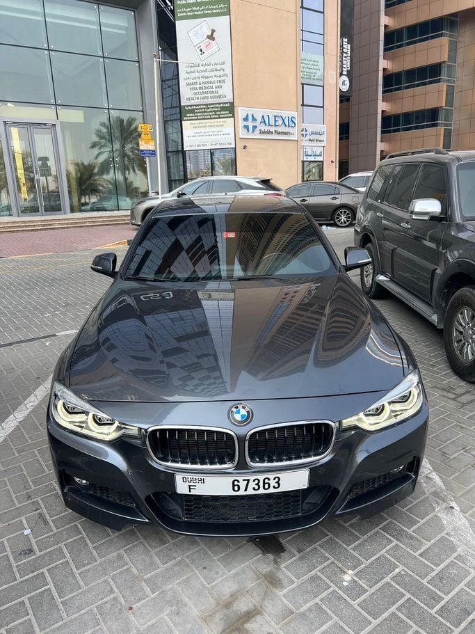 Used BMW 3 Series 320i xDrive VI (F3x) Facelift, 2.0 l, 2018 in Dubai, Grey color. GCC Specs | AUTO.AE