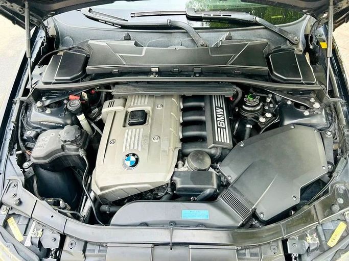 Подержанный BMW 3 Series 325i V (E90/E91/E92/E93), 2.5 л, 2006 в Дубае от Mirza Automobile FZE Черный цвет. Японская | AUTO.AE