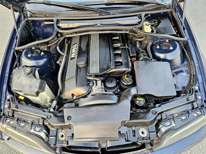 Подержанный BMW 3 Series 325i IV (E46), 2.5 л, 2002 в Дубае от Irfan Motors Синий цвет. Японская | AUTO.AE