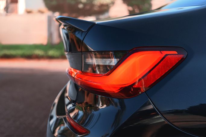 Подержанный BMW 3 Series 330i VII (G2x), 2.0 л, 2021 в Дубае Черный цвет. GCC | AUTO.AE