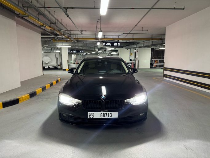Used BMW 3 Series 320i VI (F3x) Facelift, 2.0 l, 2017 in Dubai, Black color. GCC Specs | AUTO.AE