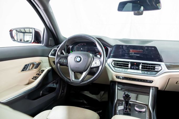 Подержанный BMW 3 Series 330i xDrive VI (F3x) Рестайлинг, 2.0 л, 2019 в Дубае от The Car Superstore Оранжевый цвет. GCC | AUTO.AE