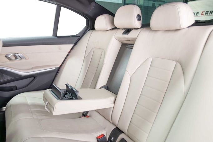 Подержанный BMW 3 Series 330i xDrive VI (F3x) Рестайлинг, 2.0 л, 2019 в Дубае от The Car Superstore Оранжевый цвет. GCC | AUTO.AE