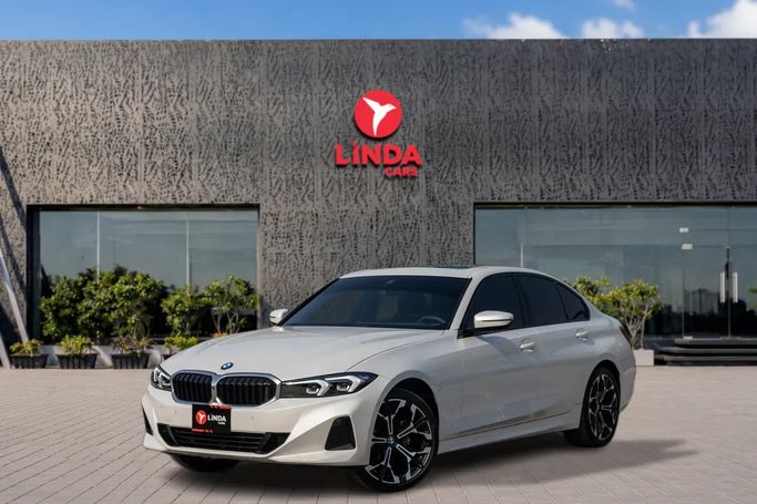 مستعملة ⁦BMW 3 Series 318i عملية فيس ليفت VII (G2x)، 2.0 l، 2025⁩ في في الإمارات, دبي من Linda Cars، اللون أبيض. مواصفات الخليج | AUTO.AE | إعلان #289871