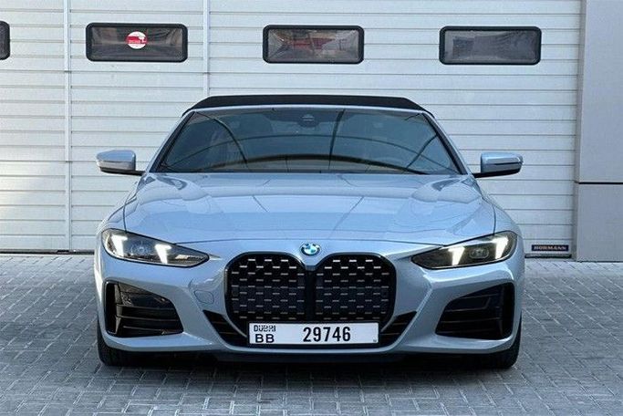 BMW 4 Series G22, G23, G26 Рестайлинг, 2025 кабриолет бизнес класса в Дубае от King Way Car Rental серый цвет | AUTO.AE