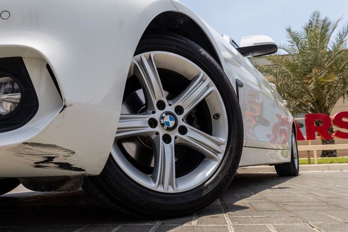 Подержанный BMW 4 Series 420i F32/F33/F36 Рестайлинг, 2.0 л, 2019 в Дубае от Linda Cars Белый цвет. GCC | AUTO.AE