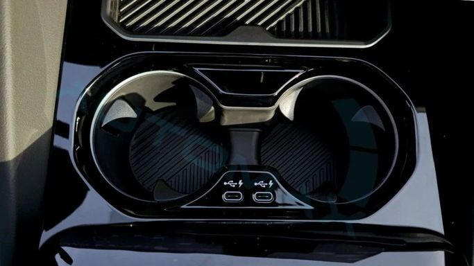 Новый BMW 5 Series 520i VIII (G60/G61/G68), 2.0 л, 2025 в Дубае от Auto Max Group Серый цвет. GCC | AUTO.AE