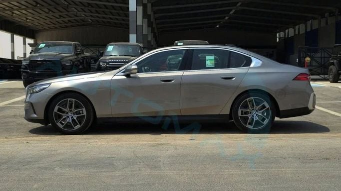 New BMW 5 Series 520i VIII (G60/G61/G68), 2.0 l, 2025 in Dubai by Auto Max Group, Grey color. GCC Specs | AUTO.AE
