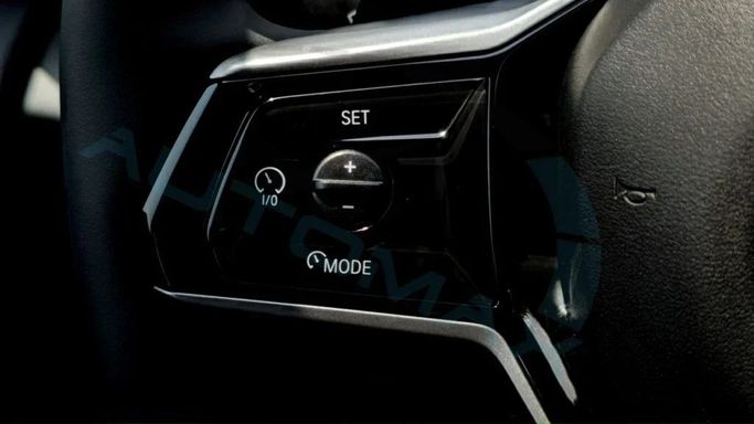 Новый BMW 5 Series 520i VIII (G60/G61/G68), 2.0 л, 2025 в Дубае от Auto Max Group Белый цвет. GCC | AUTO.AE