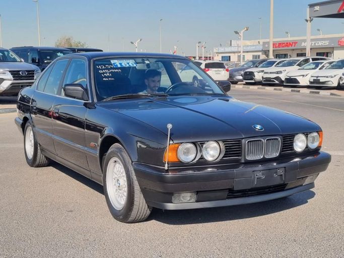 Подержанный BMW 5 Series 535i III (E34), 3.4 л, 1991 в Дубае от Saeed Auto Черный цвет. Японская | AUTO.AE