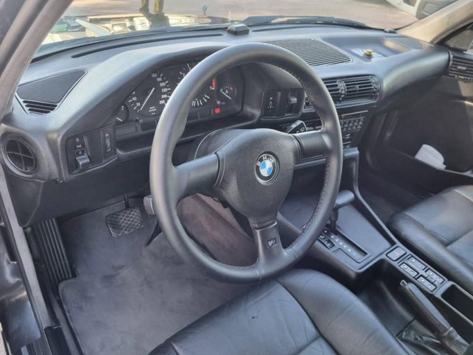 Подержанный BMW 5 Series 535i III (E34), 3.4 л, 1991 в Дубае от Saeed Auto Черный цвет. Японская | AUTO.AE
