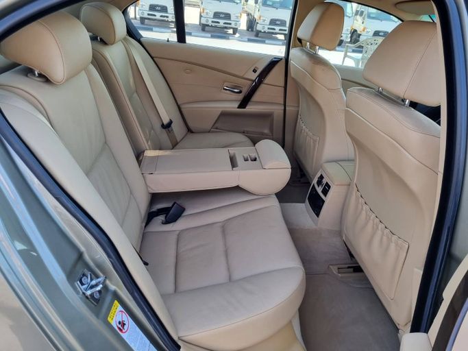 Used BMW 5 Series 525i V (E60/E61), 2.5 l, 2006 in Dubai by Saeed Auto, Brown color. Japanese Specs | AUTO.AE