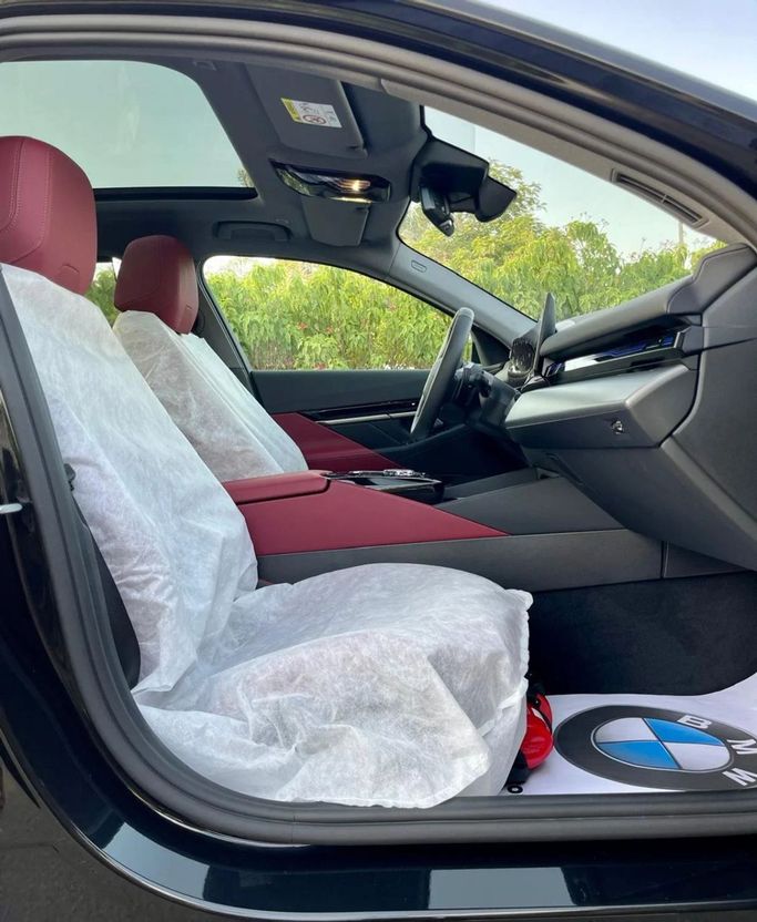 New BMW 5 Series 530i VIII (G60/G61/G68), 2.0 l, 2025 in Dubai by Auto Gallery DXB, Black color. GCC Specs | AUTO.AE