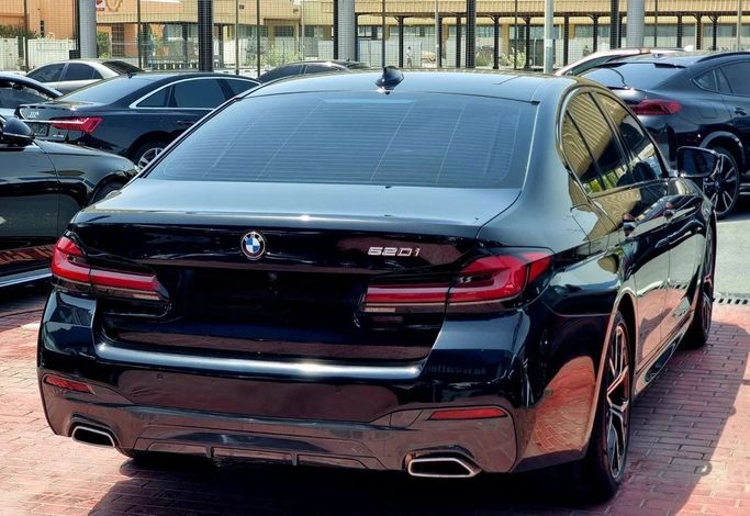 Подержанный BMW 5 Series 520i VII (G30/G31) Рестайлинг, 1.6 л, 2023 в Дубае от Auto Gallery DXB Черный цвет. GCC | AUTO.AE