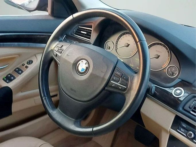 Used BMW 5 Series 528i VI (F10/F11/F07), 2.0 l, 2010 in Dubai by Mirza Automobile FZE, Black color. Japanese Specs | AUTO.AE