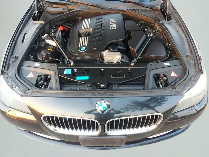 Used BMW 5 Series 528i VI (F10/F11/F07), 2.0 l, 2010 in Dubai by Mirza Automobile FZE, Black color. Japanese Specs | AUTO.AE