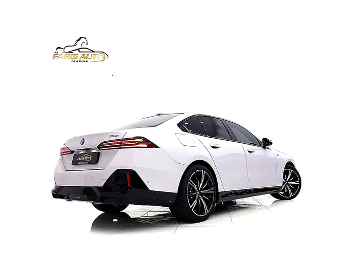 Новый BMW 5 Series 530i xDrive VIII (G60/G61/G68), 2.0 л, 2025 в Дубае от Al Faris Motors Белый цвет. Корейская | AUTO.AE