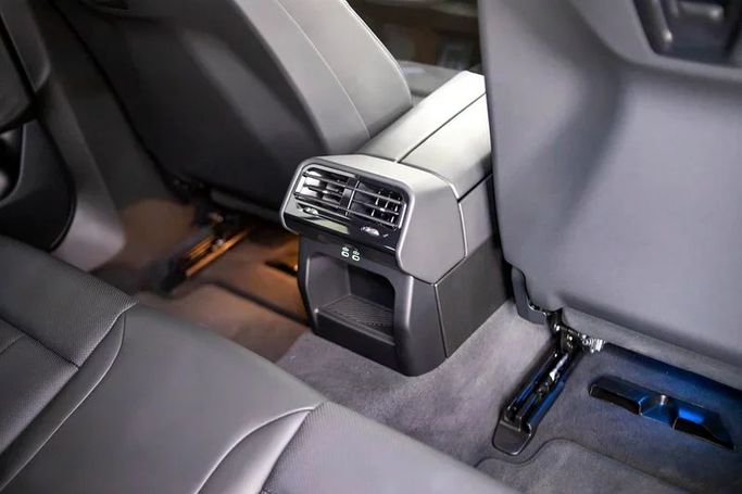 Новый BMW 5 Series 520i VIII (G60/G61/G68), 2.0 л, 2024 в Дубае от GTS Motors Серый цвет. Европейская | AUTO.AE