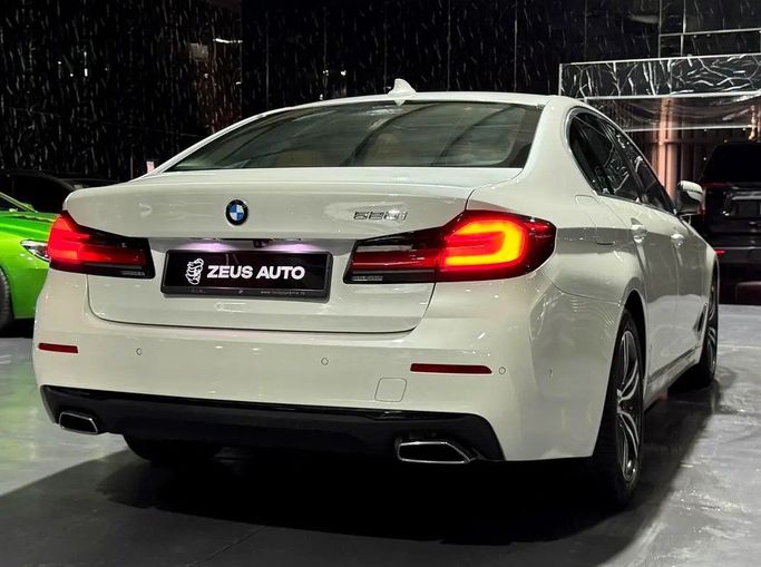 Used BMW 5 Series 523i VII (G30/G31) Facelift, 2.0 l, 2022 in Dubai by Zeus Motors, White color. GCC Specs | AUTO.AE
