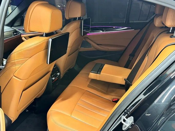 Подержанный BMW 5 Series 530i VII (G30/G31) Рестайлинг, 2.0 л, 2021 в Дубае от F1 Motors Черный цвет. GCC | AUTO.AE