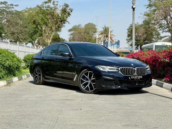 مستعملة BMW 5 Series 530i xDrive عملية فيس ليفت VII (G30/G31), 2.0 l, 2022 في في دبي من Empire Motors، اللون أسود. المواصفات الكورية | AUTO.AE | إعلان #255805