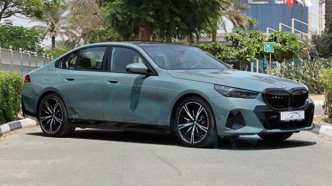 جديدة BMW 5 Series 520i VIII (G60/ G61/ G68), 2.0 l, 2026 في في الإمارات, دبي من Automax®، اللون رمادي.  | AUTO.AE | إعلان #264846