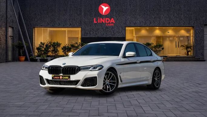 Подержанный BMW 5 Series 520i VII (G30/G31) Рестайлинг, 2.0 л, 2021 в Дубае от Linda Cars Белый цвет. Корейская | AUTO.AE | Объявление #265280