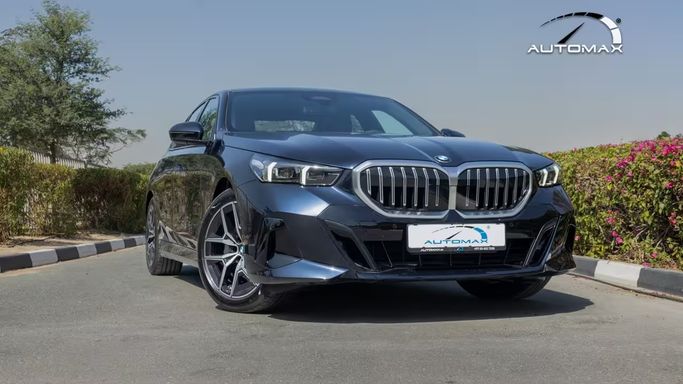 جديدة BMW 5 Series 530i VIII (G60/ G61/ G68), 2.0 l, 2026 في في دبي من Automax®، اللون أسود.  | AUTO.AE | إعلان #265803