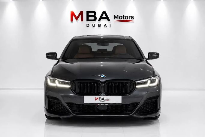 Used BMW 5 Series 520i VII (G30/G31) Facelift, 2.0 l, 2022 in Dubai by MBA Motors, Grey color. Korean Specs | AUTO.AE | Listing #269741