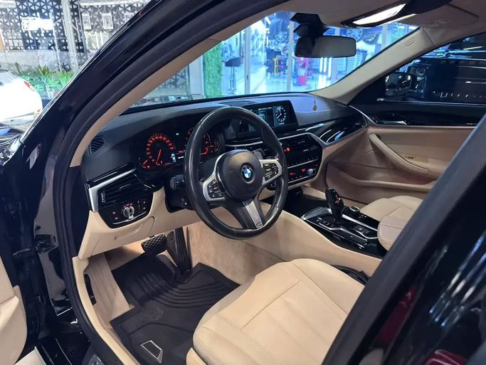 Used BMW 5 Series 520i VII (G30/G31), 2.0 l, 2018 in UAE, Dubai by GE Motors, Black color. European Specs | AUTO.AE | Listing #295558 — photo 11 of 17