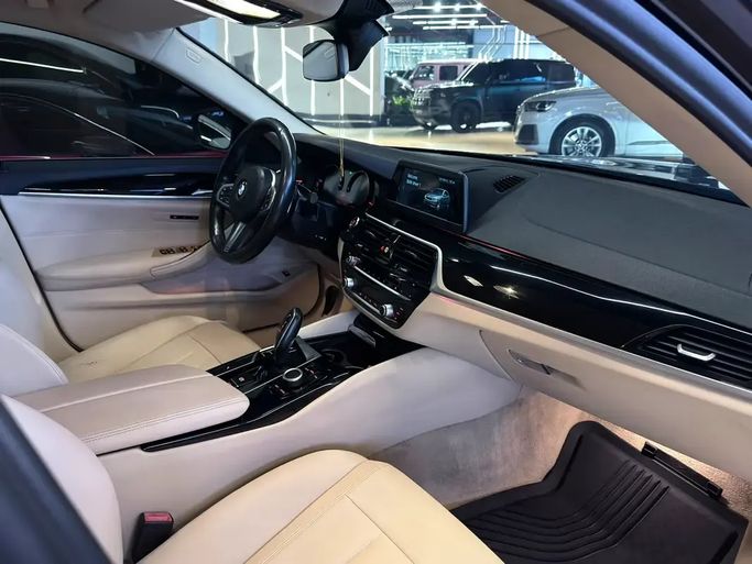 Used BMW 5 Series 520i VII (G30/G31), 2.0 l, 2018 in UAE, Dubai by GE Motors, Black color. European Specs | AUTO.AE | Listing #295558 — photo 13 of 17