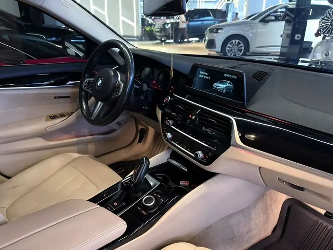 Used BMW 5 Series 520i VII (G30/G31), 2.0 l, 2018 in UAE, Dubai by GE Motors, Black color. European Specs | AUTO.AE | Listing #295558 — photo 14 of 17