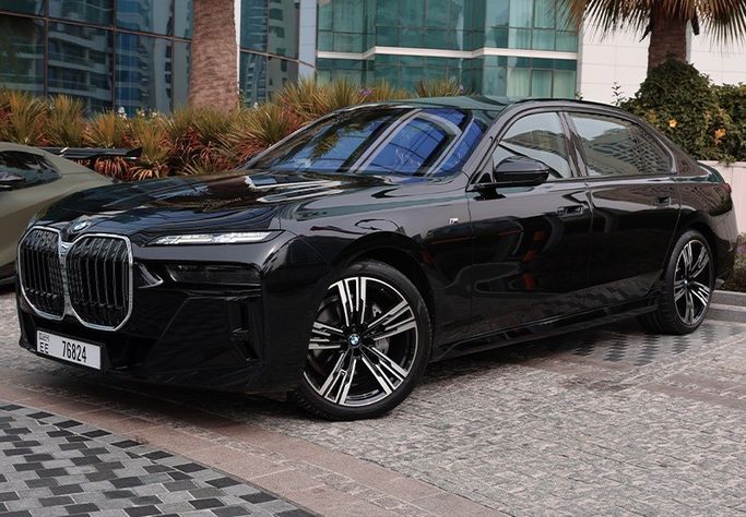 BMW 7 Series VII (G70), 2023 седан бизнес класса в Дубае от Kleemol Car Rental Dubai черный цвет | AUTO.AE | Объявление #1920