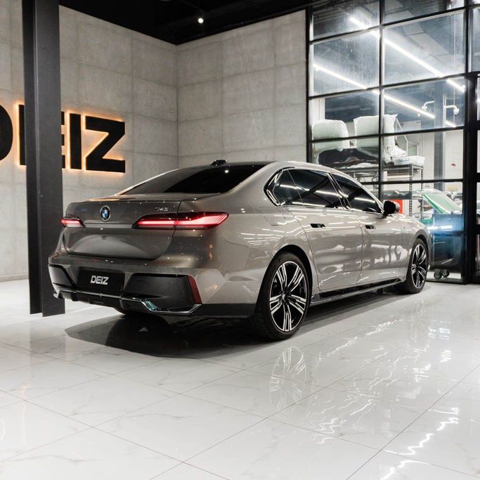 BMW 7 Series 740i VII (G70), 2024 business sedan for rent in Dubai by DEIZ, silver color | AUTO.AE