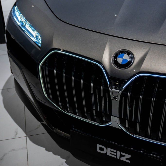 BMW 7 Series 740i VII (G70), 2024 business sedan for rent in Dubai by DEIZ, silver color | AUTO.AE