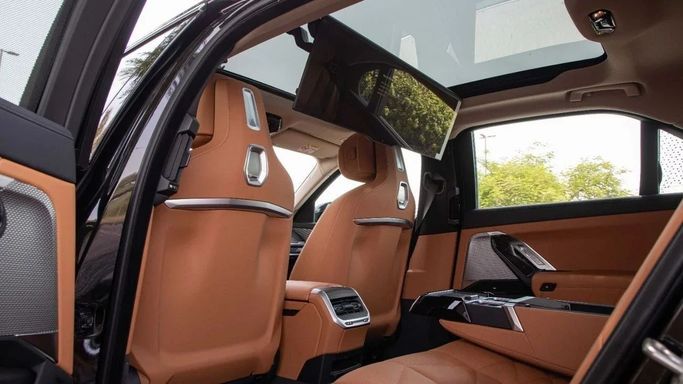 Новый BMW 7 Series 735i VII (G70), 3.0 л, 2025 в Дубае от Dresden Motors Черный цвет. GCC | AUTO.AE