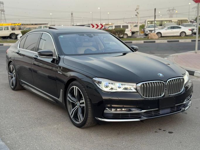 Подержанный BMW 7 Series 750Li VI (G11/G12), 4.4 л, 2016 в Дубае от Saeed Auto Черный цвет. Японская | AUTO.AE